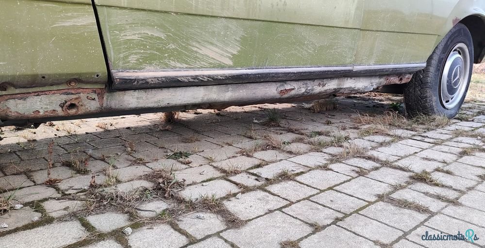 1973' Mercedes-Benz 123 photo #5