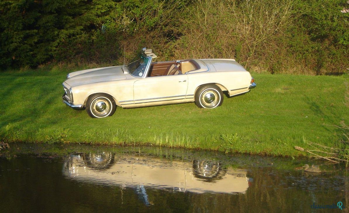 1965' Mercedes-Benz 230 Sl Pagoda photo #2