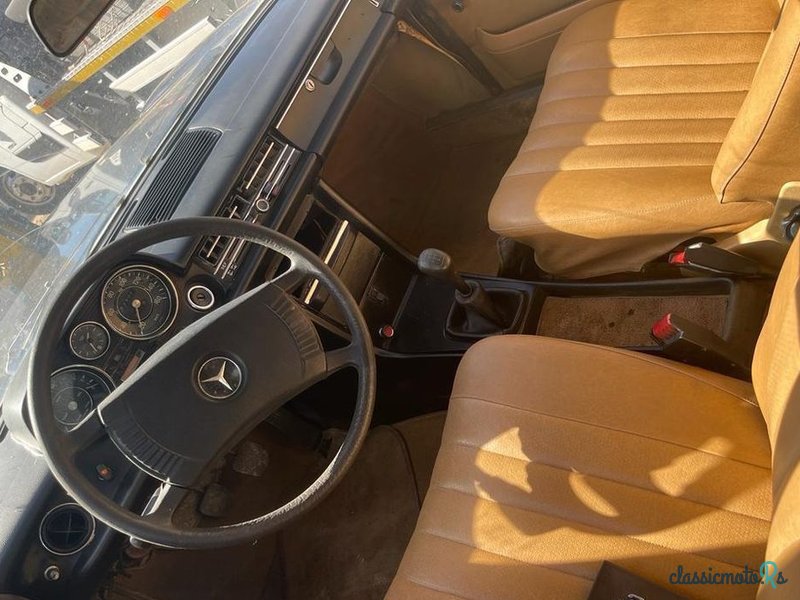 1975' Mercedes-Benz W123 photo #5