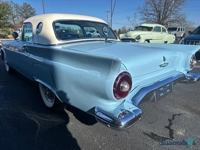 1957' Ford Thunderbird photo #5