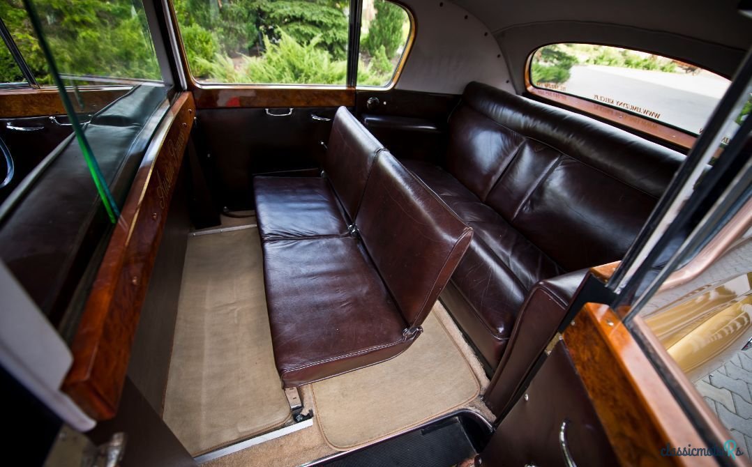 1953' Austin photo #6