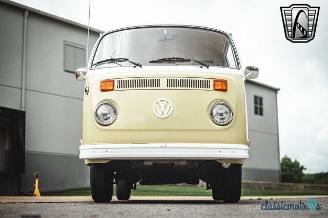 1975' Volkswagen Vans photo #5