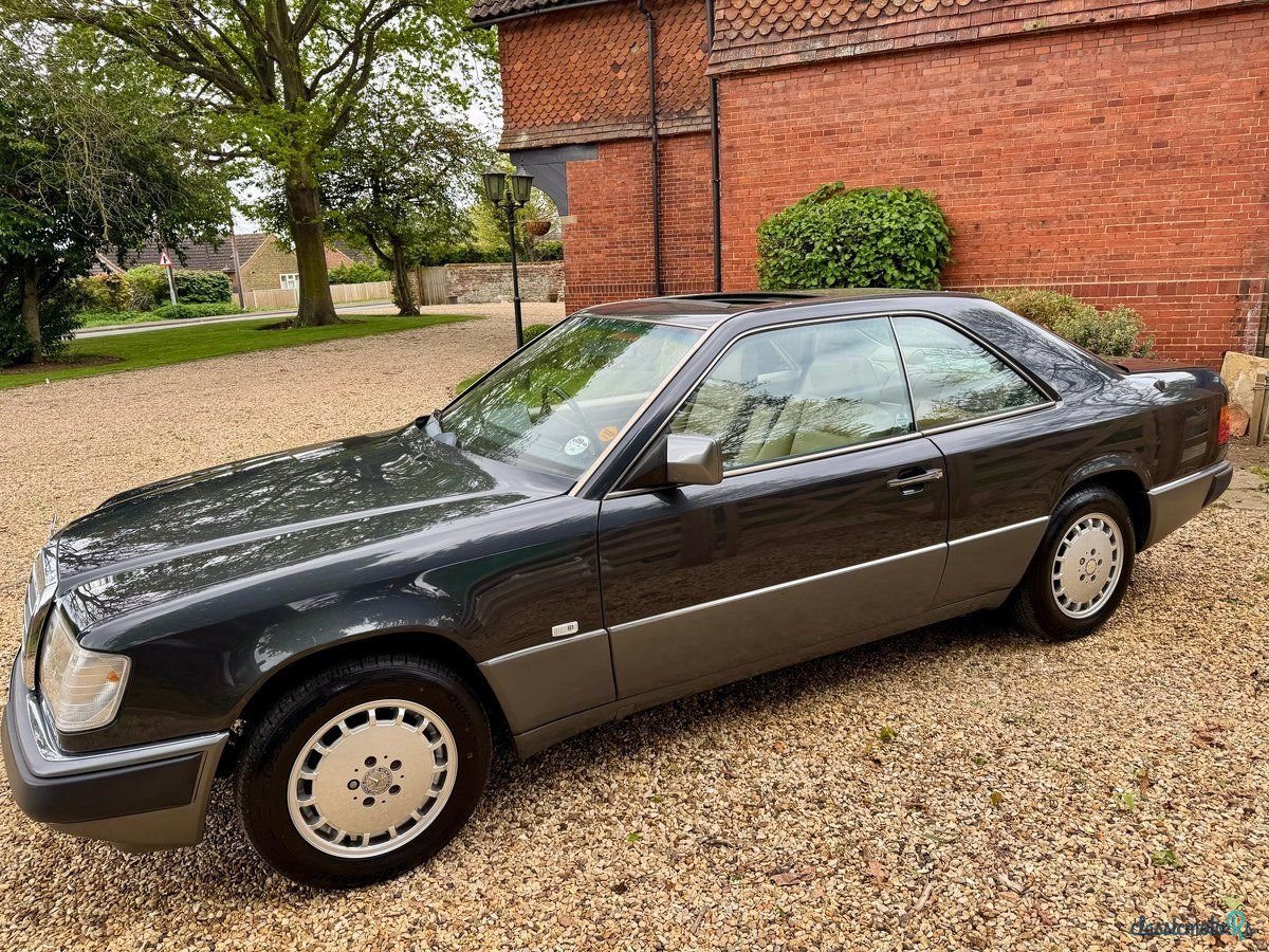 1989' Mercedes-Benz 230 photo #6