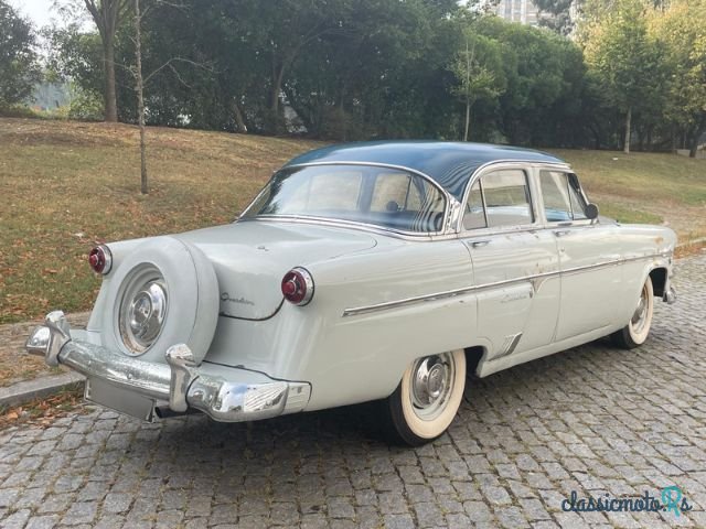 1954' Ford Crestline Sunliner photo #3