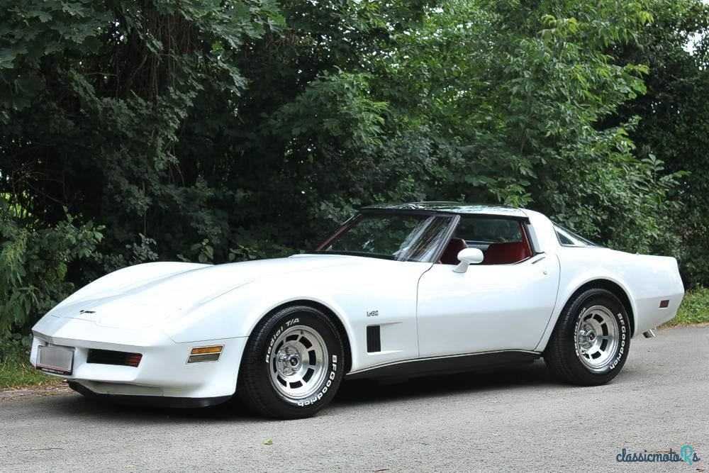 1980' Chevrolet Corvette photo #2