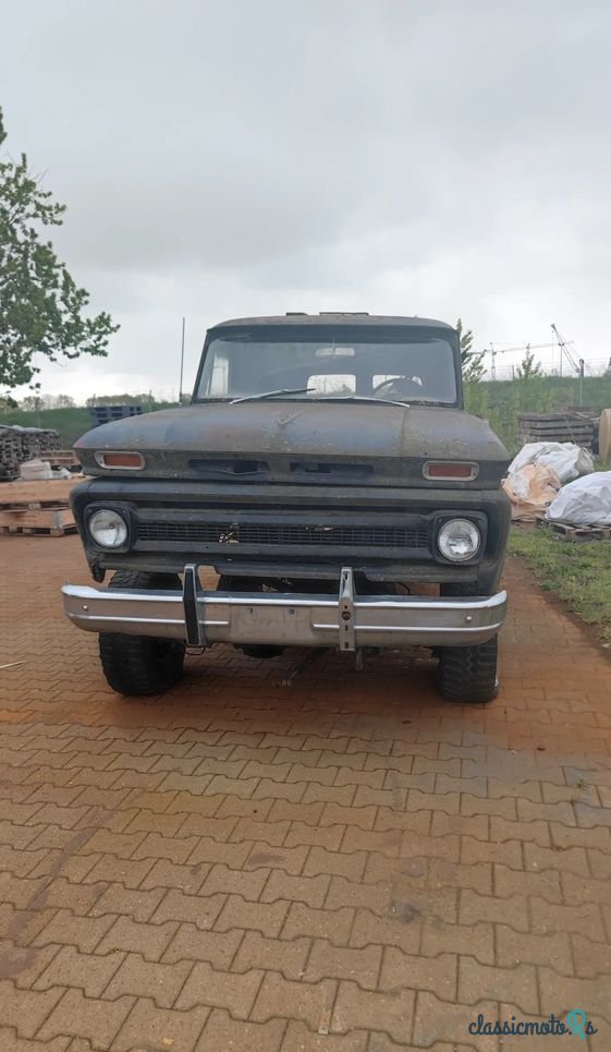 1964' Chevrolet Suburban photo #1