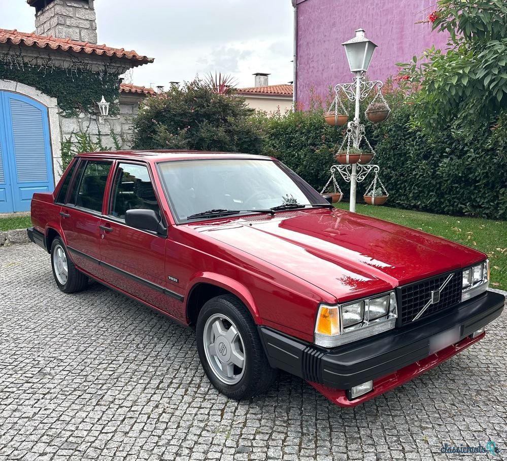 1989' Volvo 740 photo #1