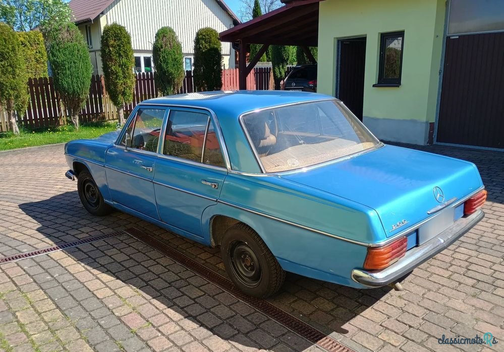 1971' Mercedes-Benz W115 200E photo #4