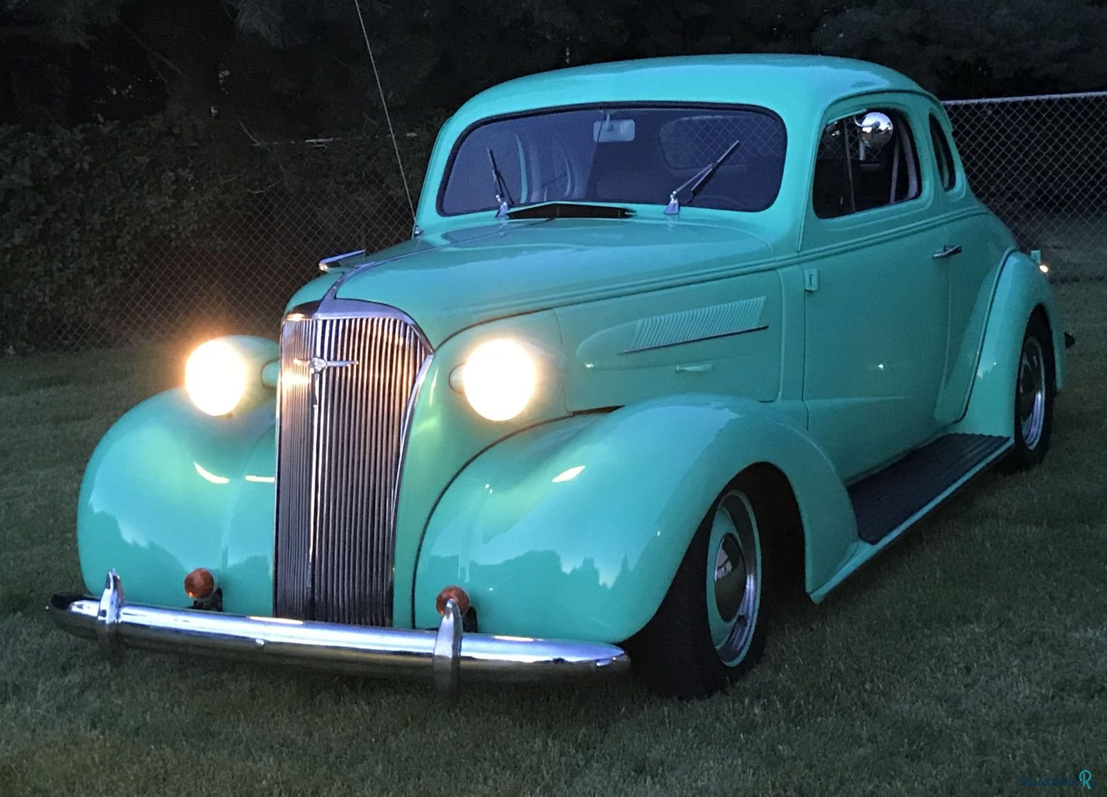 1937' Chevrolet Master Deluxe photo #1