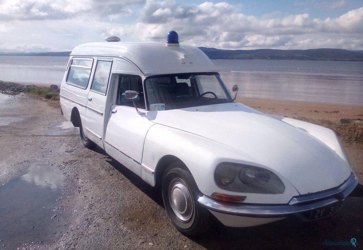 1975' Citroen DS Ambulance photo #1