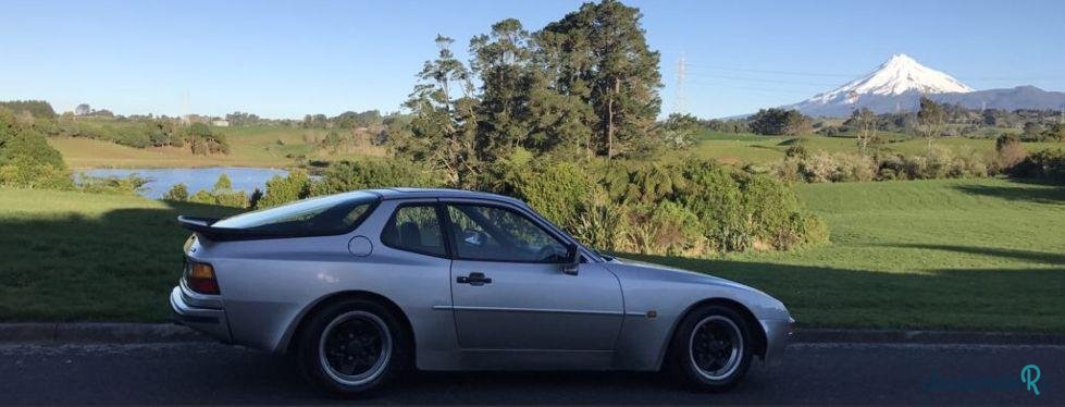 1984' Porsche 944 photo #1