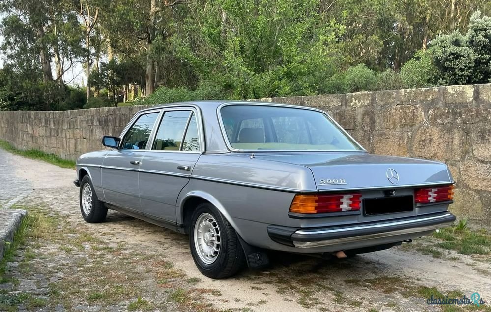 1982' Mercedes-Benz W123 photo #6