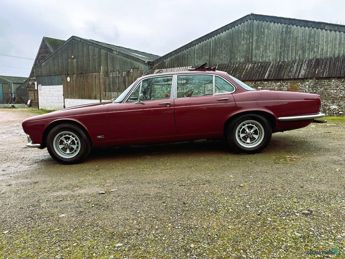 1972' Jaguar XJ photo #3