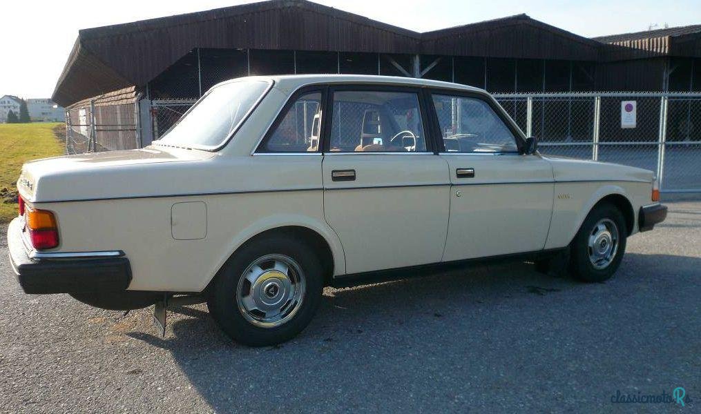 1982' Volvo 240 photo #3