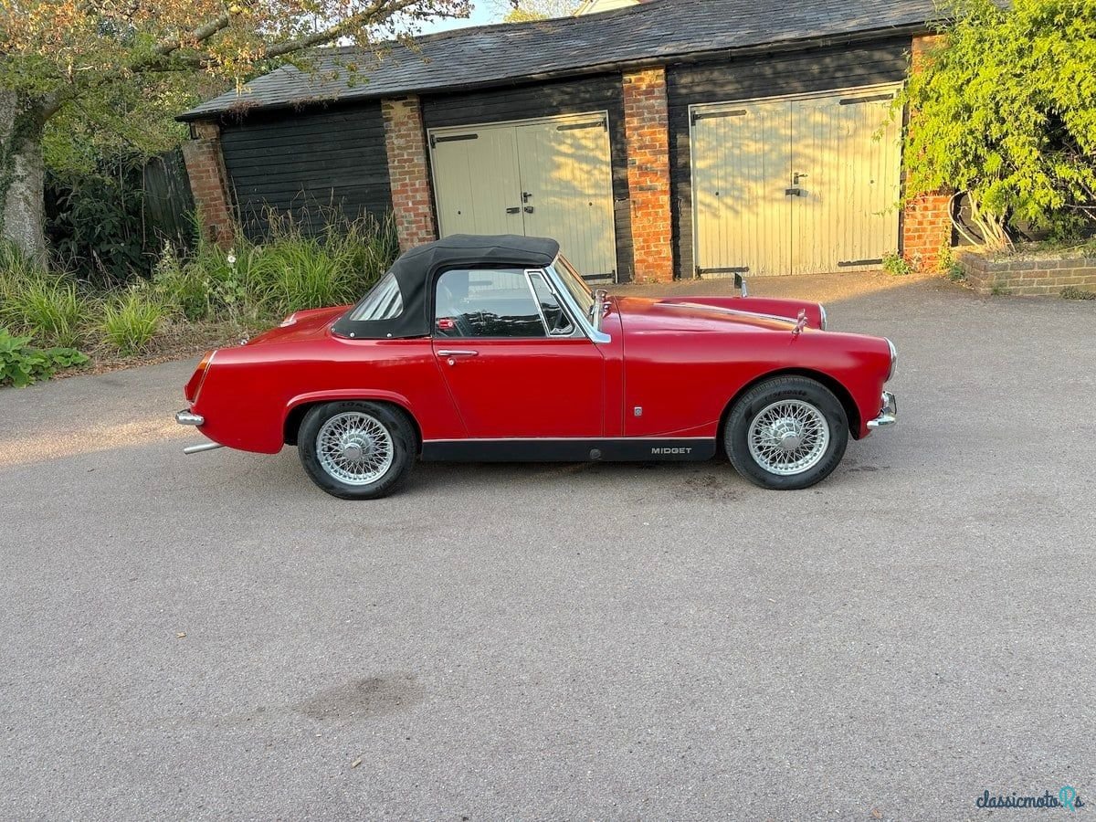 1970' MG Midget photo #2