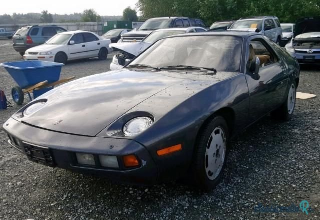 1980' Porsche 928 photo #2