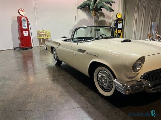 1957' Ford Thunderbird photo #5