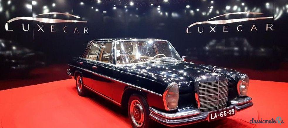 1969' Mercedes-Benz S-280 Sedan photo #4