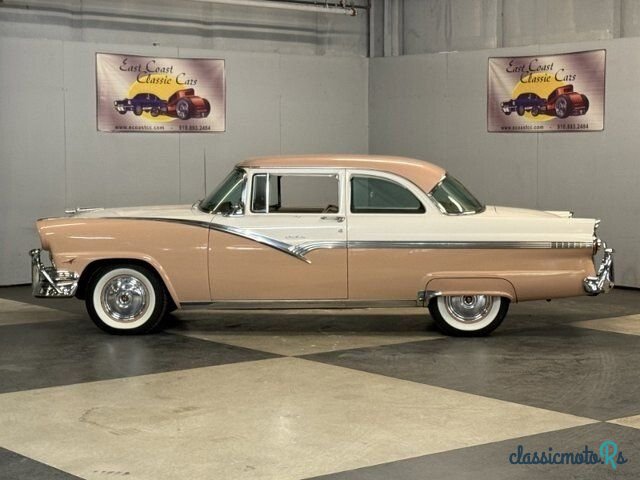 1956' Ford Fairlane photo #2