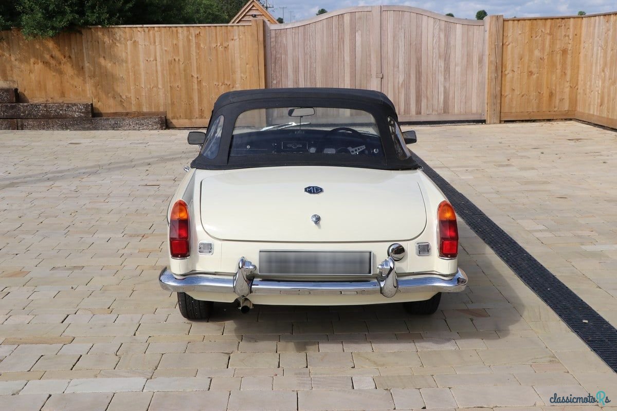 1970' MG MGB photo #6