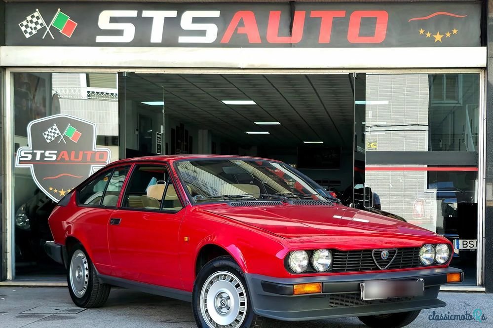 1982' Alfa Romeo GTV photo #2