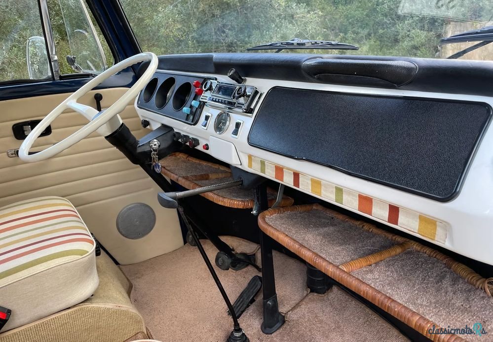 1971' Volkswagen Transporter photo #2