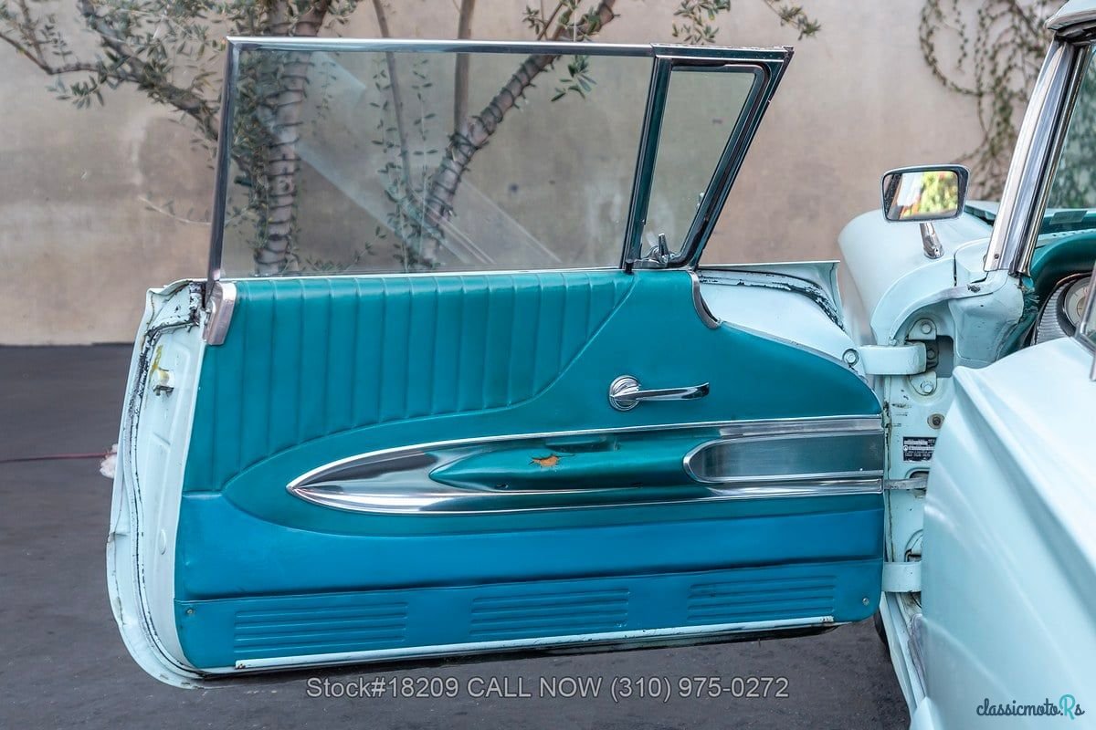 1960' Ford Thunderbird photo #5