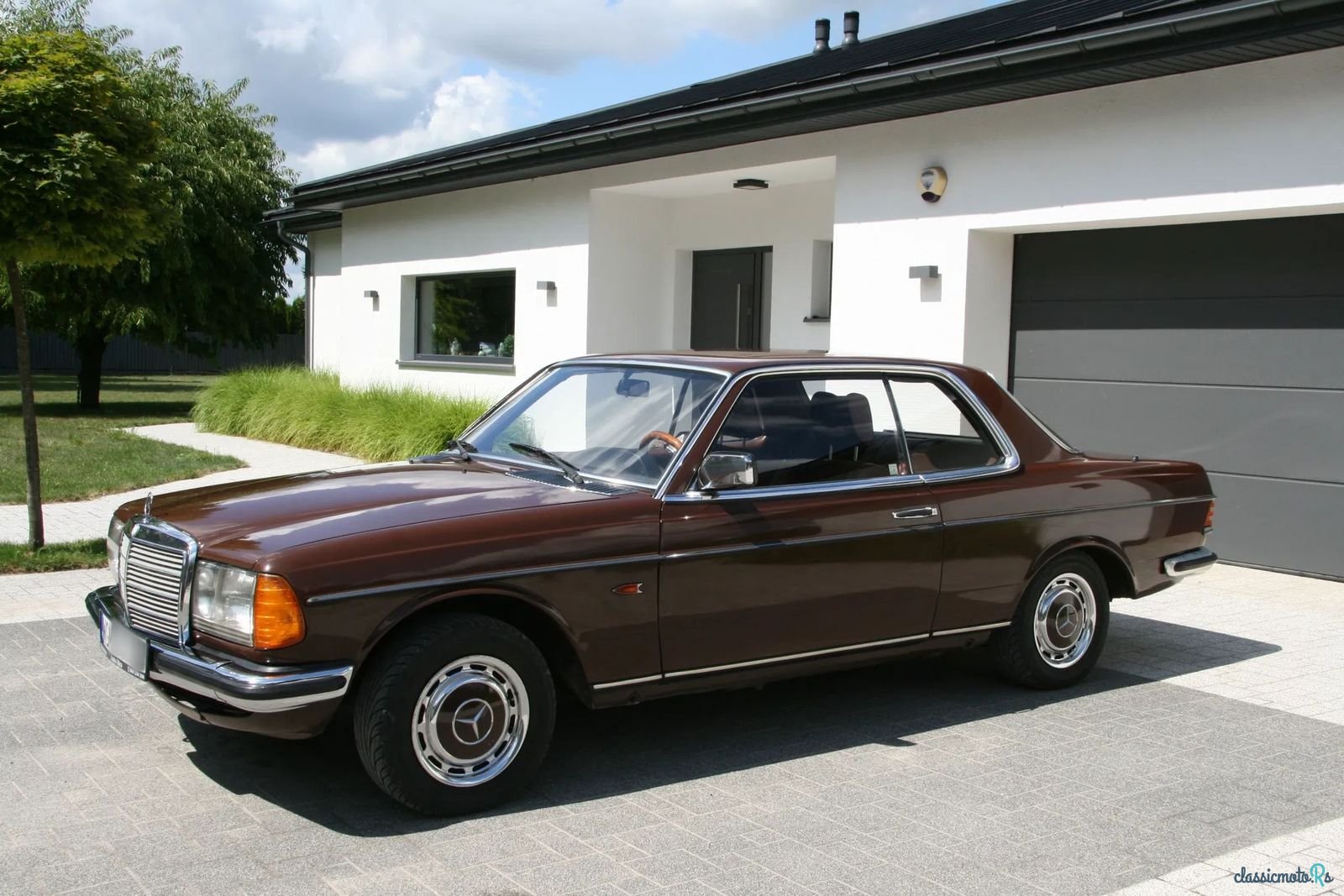 1979' Mercedes-Benz W123 photo #4