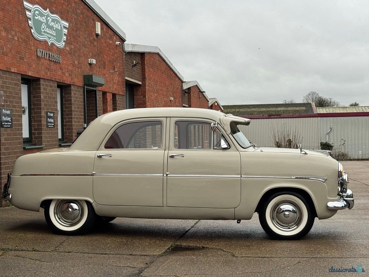1956' Ford Consul photo #5