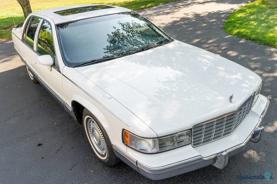 1993' Cadillac Fleetwood photo #1