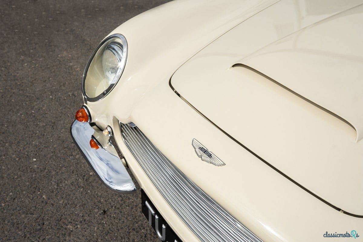1970' Aston Martin DB6 photo #3