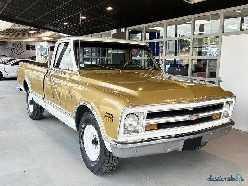 1968' Chevrolet C20 for sale. France