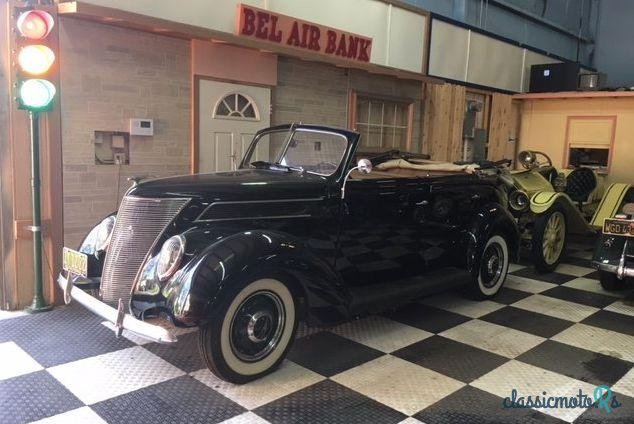 1937' Ford Series 78 photo #3