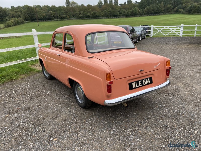 1959' Ford Anglia photo #6