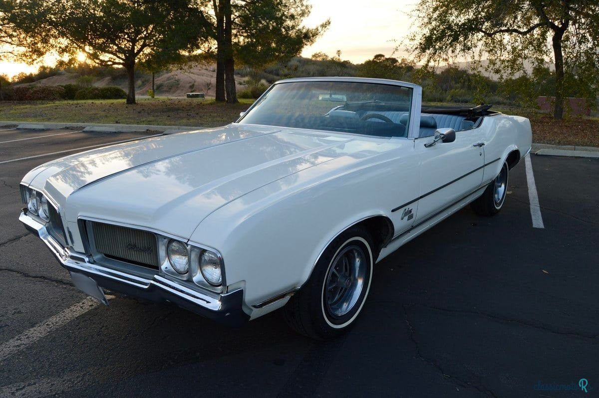 1970' Oldsmobile Cutlass photo #1