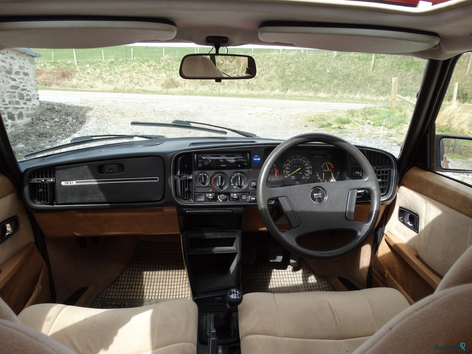 1984' Saab 900 photo #5
