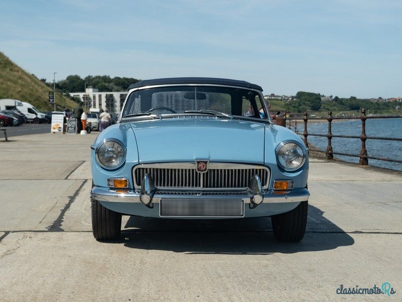 1970' MG MGB photo #2