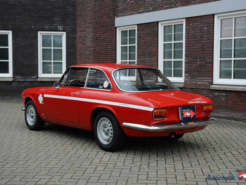 1968' Alfa Romeo Giulia photo #2