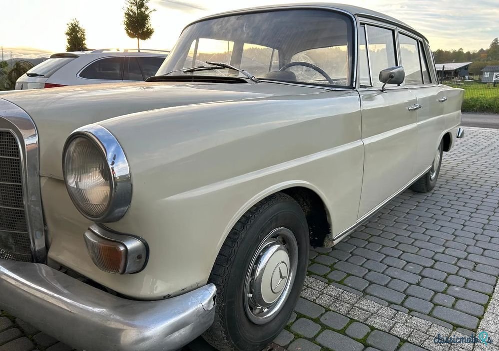 1965' Mercedes-Benz W110 photo #6