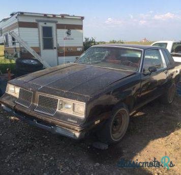 1984' Oldsmobile Cutlass Brougham photo #2