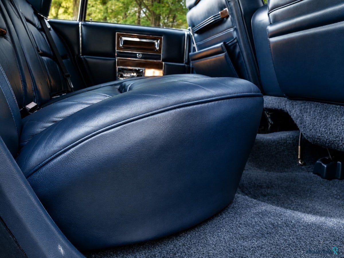 1986' Cadillac Fleetwood Brougham photo #6