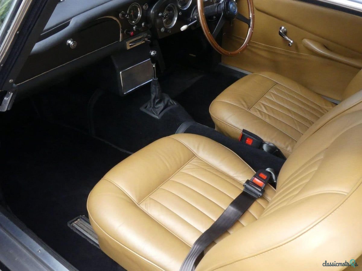 1960' Aston Martin DB4 photo #2