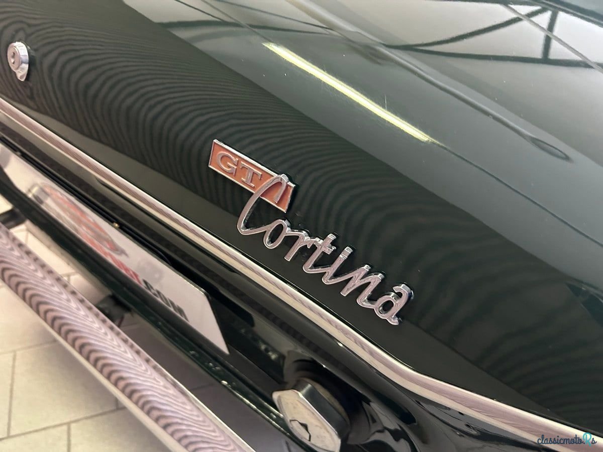 1966' Ford Cortina photo #3