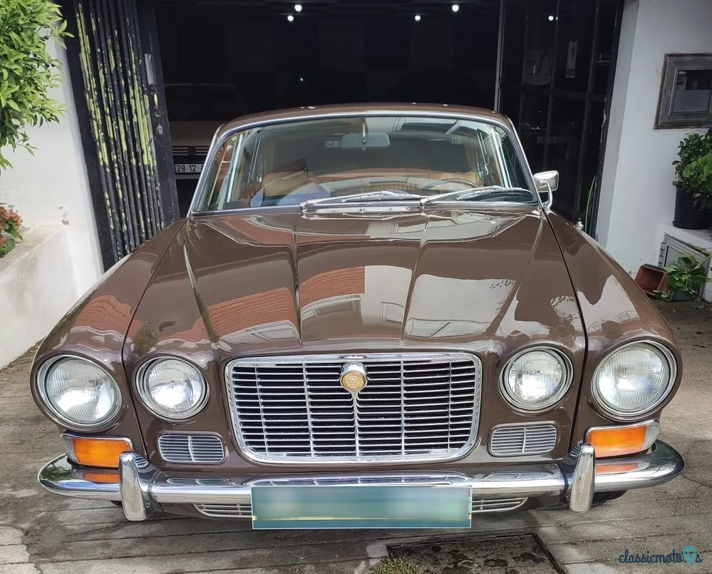 1972' Jaguar XJ photo #2