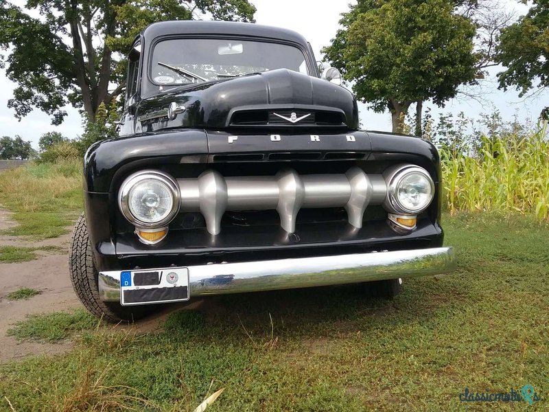 1952' Ford F-1 photo #1