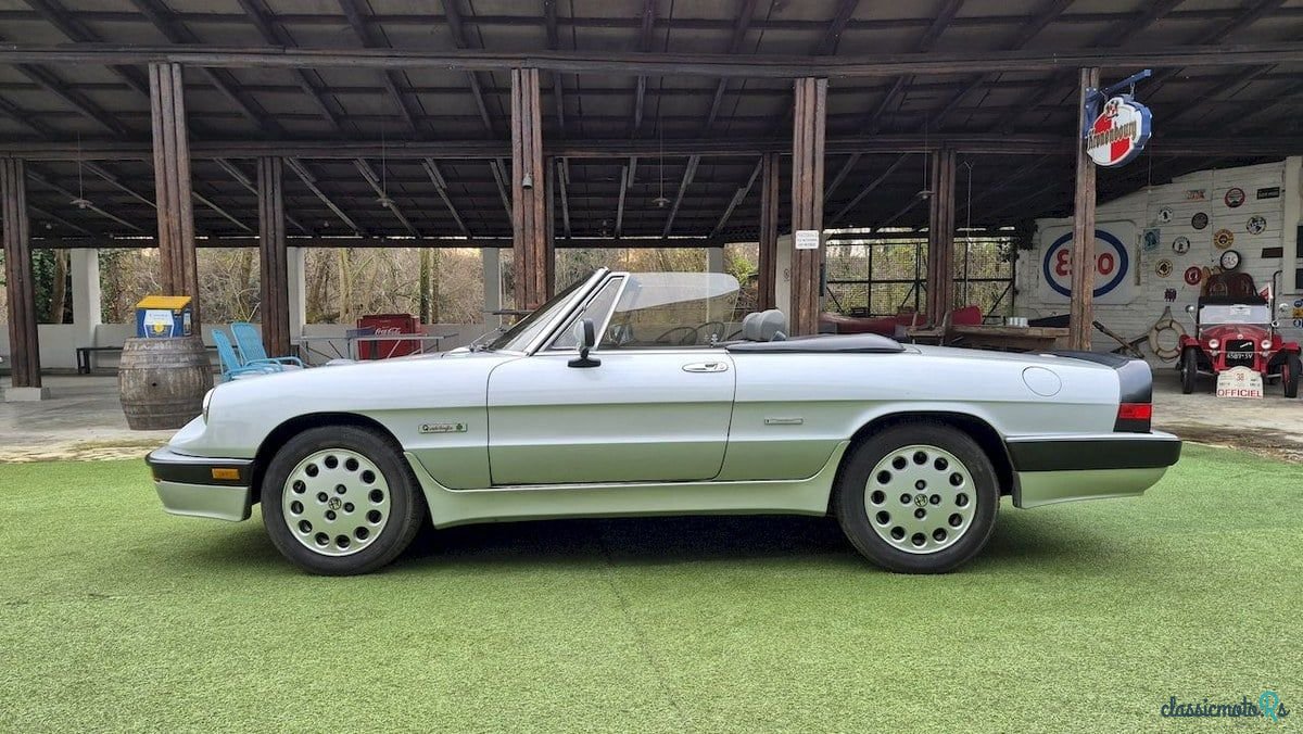 1987' Alfa Romeo Spider photo #2