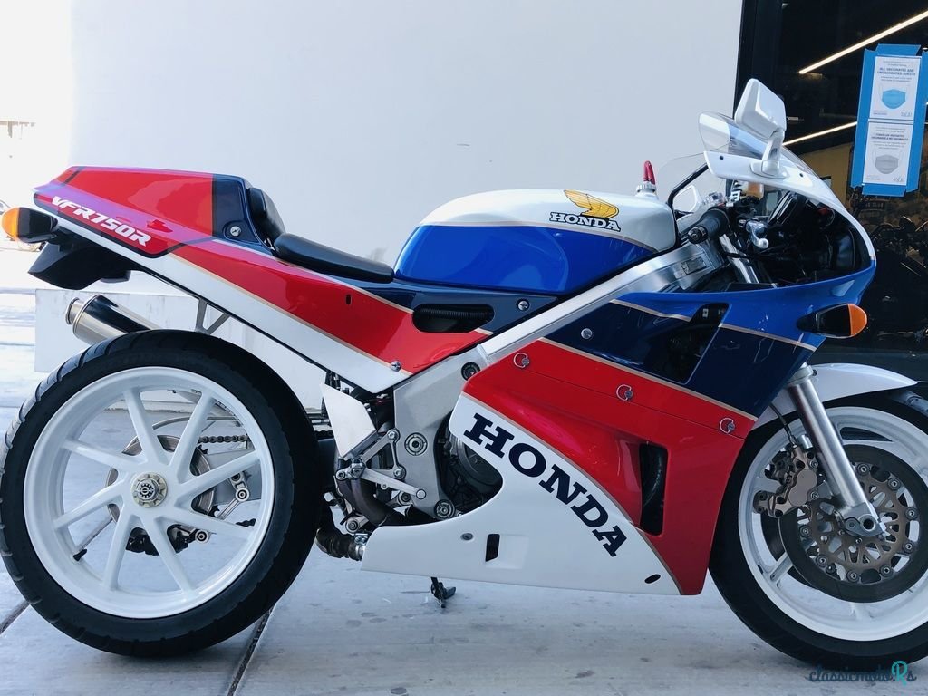 1988' Honda 1988 Honda® RC 30 photo #1