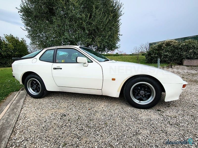 1985' Porsche 944 photo #5