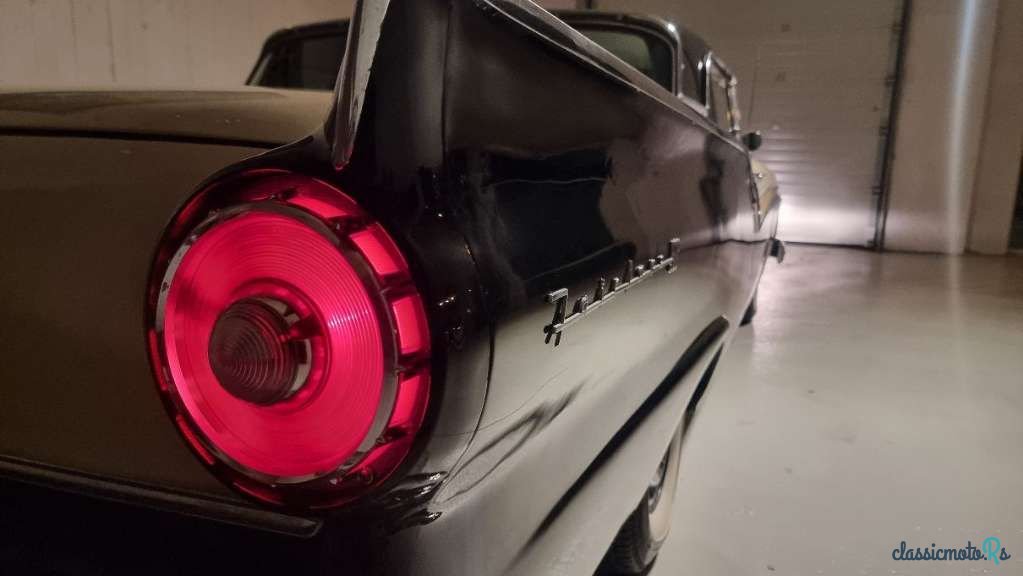 1957' Ford Fairlane photo #6