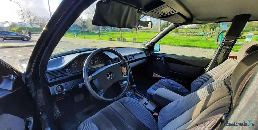 1989' Mercedes-Benz 300 D Turbo photo #2